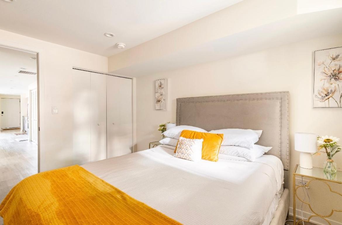 Cozy 2 Brm Apartment Mins Away From United Center Chicago Exterior photo