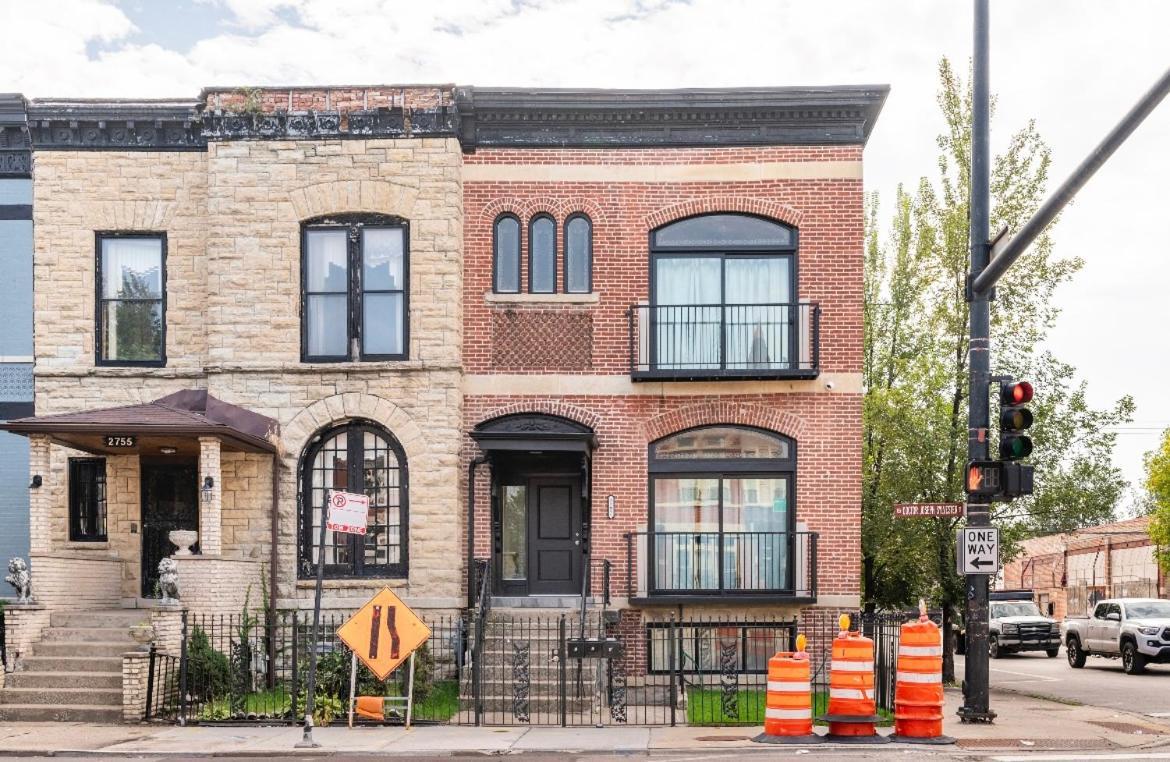 Cozy 2 Brm Apartment Mins Away From United Center Chicago Exterior photo